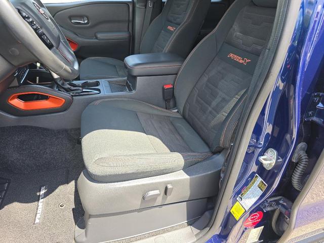 Photo of 2022 Deep Blue Pearl Nissan Frontier
