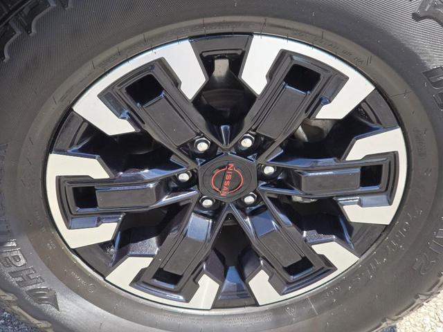 Photo of 2022 Deep Blue Pearl Nissan Frontier