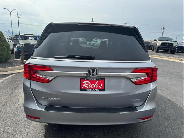 Photo of 2018 Silver Honda Odyssey