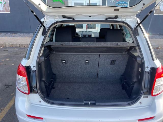 Photo of 2012 White Water Pearl Suzuki SX4