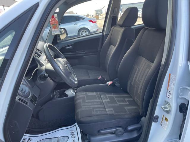Photo of 2012 White Water Pearl Suzuki SX4