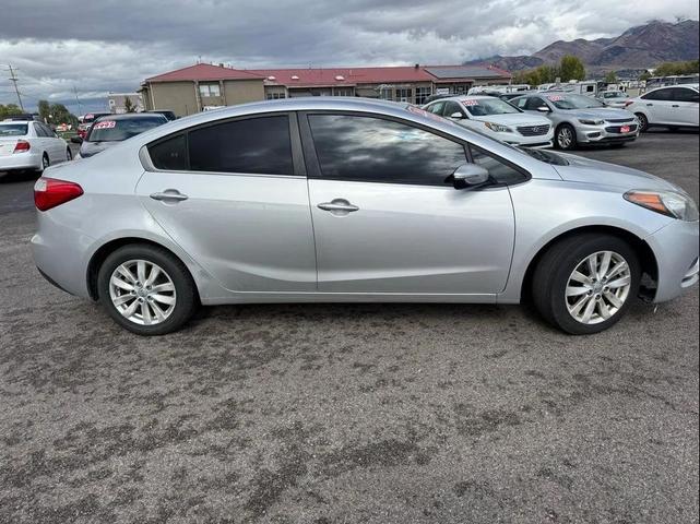 Photo of 2014 Bright Silver Kia Forte