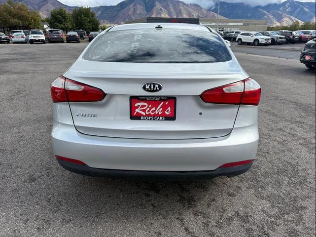 Photo of 2014 Bright Silver Kia Forte