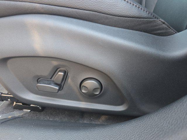 Photo of 2025 Silver Zynith Metallic Clearcoat Jeep Compass