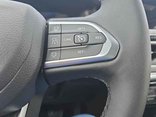 Photo of 2025 Silver Zynith Metallic Clearcoat Jeep Compass