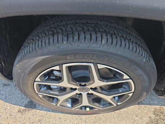 Photo of 2025 Silver Zynith Metallic Clearcoat Jeep Compass