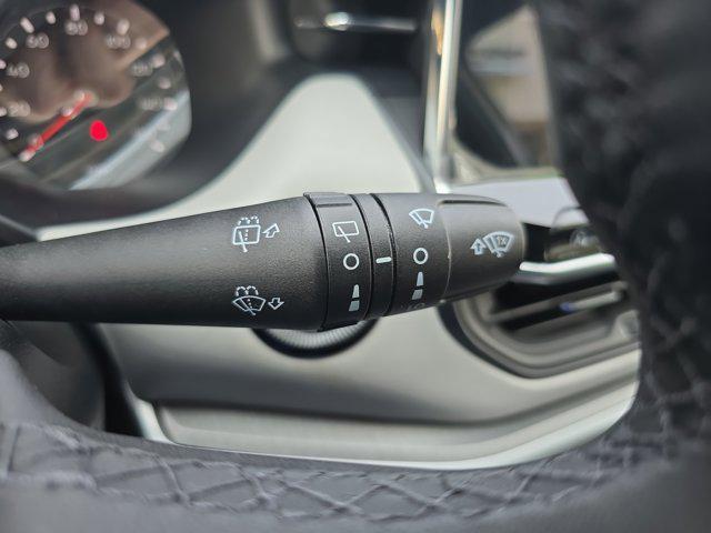 Photo of 2025 Silver Zynith Metallic Clearcoat Jeep Compass