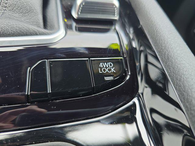 Photo of 2025 Silver Zynith Metallic Clearcoat Jeep Compass