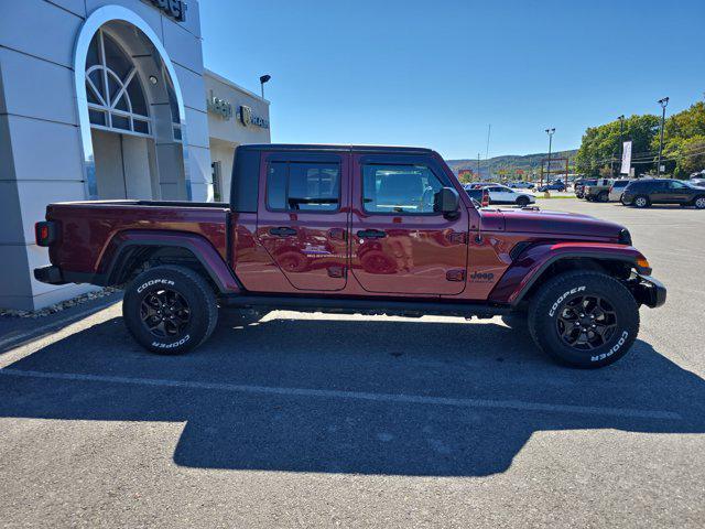 Photo of 2021 Snazzberry Pearlcoat Jeep Gladiator