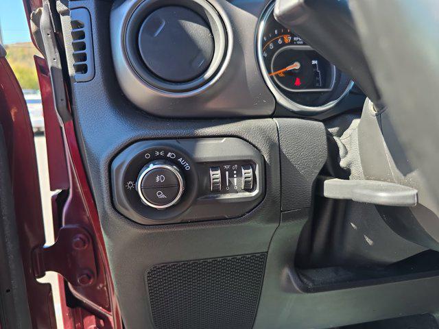 Photo of 2021 Snazzberry Pearlcoat Jeep Gladiator
