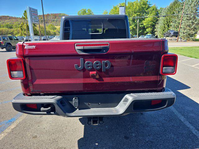 Photo of 2021 Snazzberry Pearlcoat Jeep Gladiator