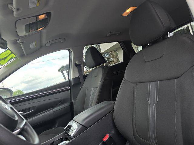 Photo of 2024 White Pearl Hyundai TUCSON