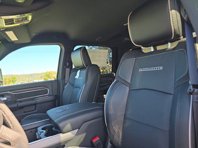 Photo of 2026 Diamond Black Crystal Pearlcoat RAM 2500