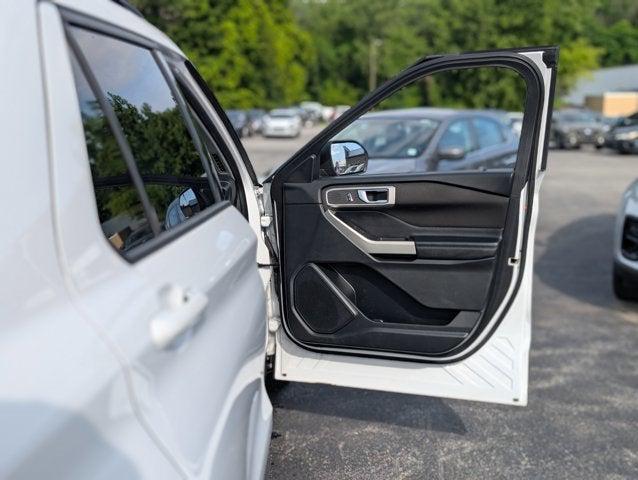 Photo of 2020 Oxford White Ford Explorer