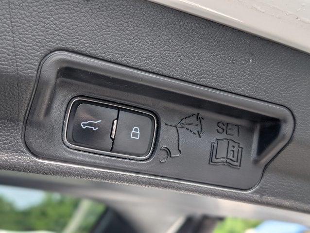 Photo of 2020 Oxford White Ford Explorer