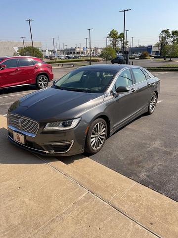 Photo of 2018 Magnetic Gray Metallic Lincoln MKZ