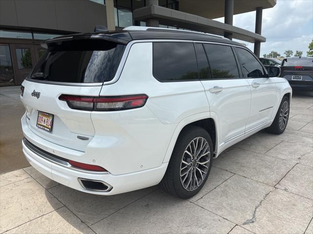 Photo of 2021 Bright White Clearcoat Jeep Grand Cherokee L