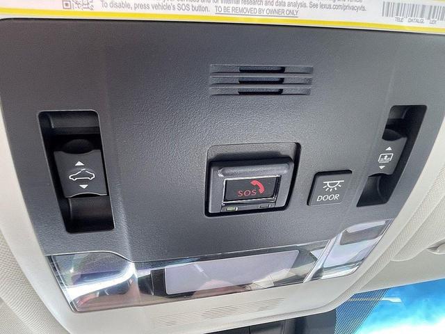 Photo of 2025 Pear Lexus ES 350