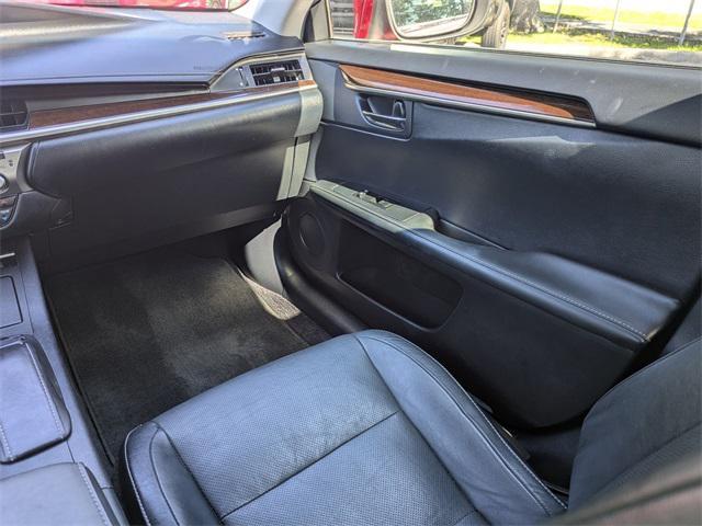 Photo of 2015 Matador Red Mica Lexus ES 350