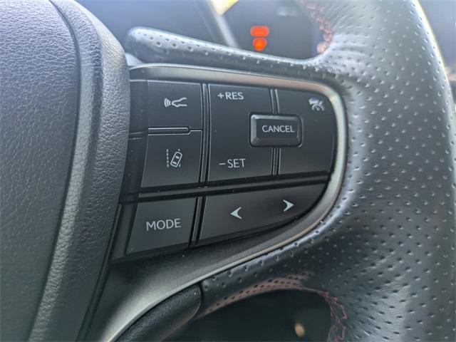 Photo of 2024 Ultra White Lexus UX 250h