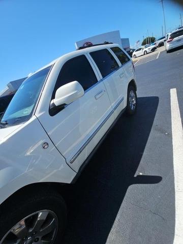 Photo of 2009 Stone White Clearcoat Jeep Grand Cherokee