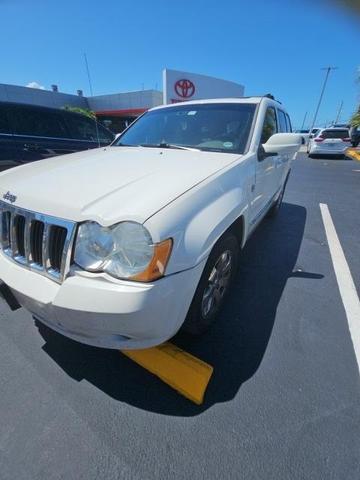 Photo of 2009 Stone White Clearcoat Jeep Grand Cherokee