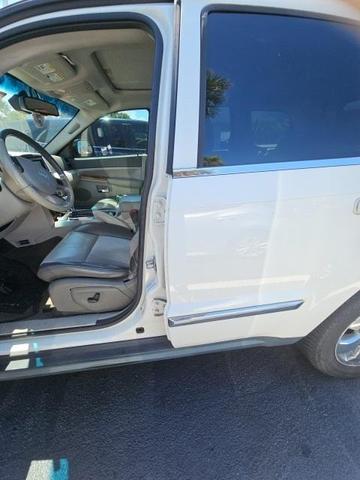 Photo of 2009 Stone White Clearcoat Jeep Grand Cherokee