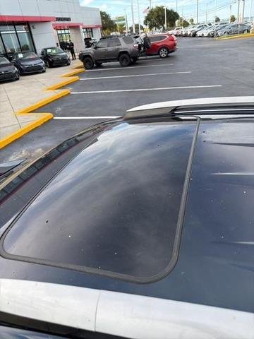 Photo of 2017 Blue Toyota RAV4