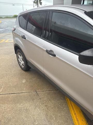 Photo of 2017 Ingot Silver Ford Escape