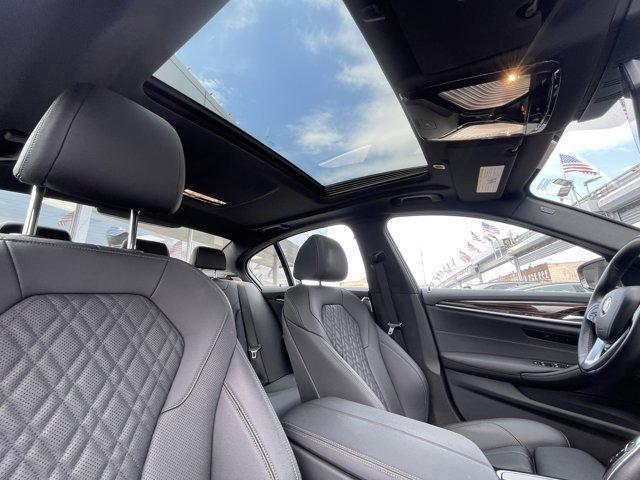 Photo of 2022 Dark Graphite Metallic BMW 530