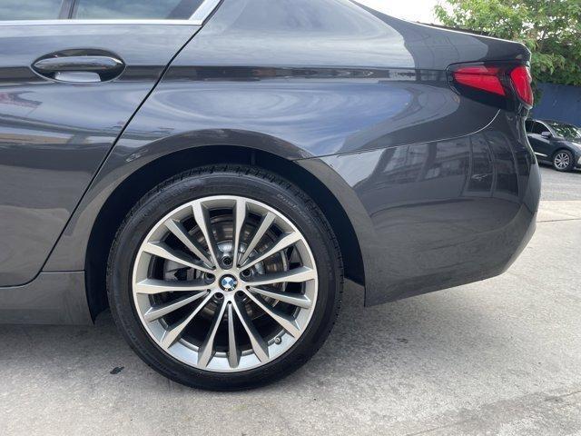 Photo of 2022 Dark Graphite Metallic BMW 530