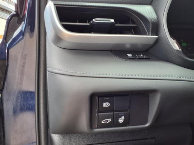 Photo of 2022 Blue Toyota Highlander