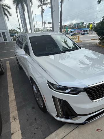 Photo of 2024 Crystal White Tricoat Cadillac XT6