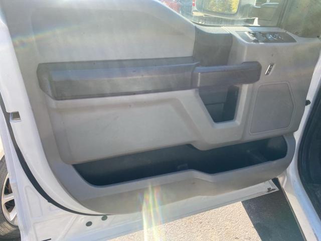Photo of 2019 Oxford White Ford F-250