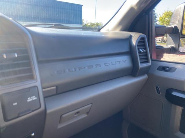 Photo of 2019 Oxford White Ford F-250