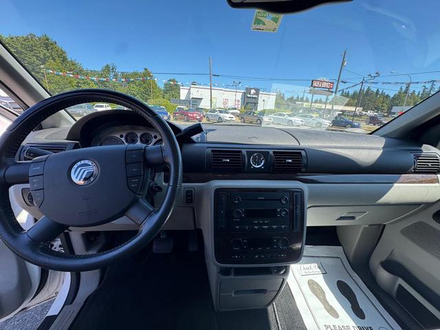Photo of 2005 Vibrant White Clearcoat Mercury Monterey