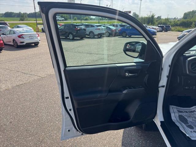 Photo of 2022 White Toyota Tacoma