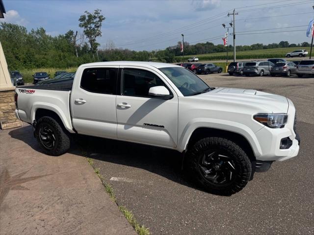 Photo of 2022 White Toyota Tacoma