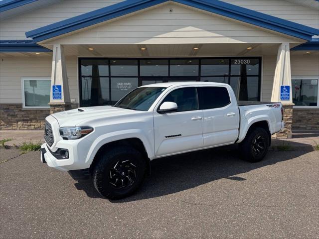 Photo of 2022 White Toyota Tacoma