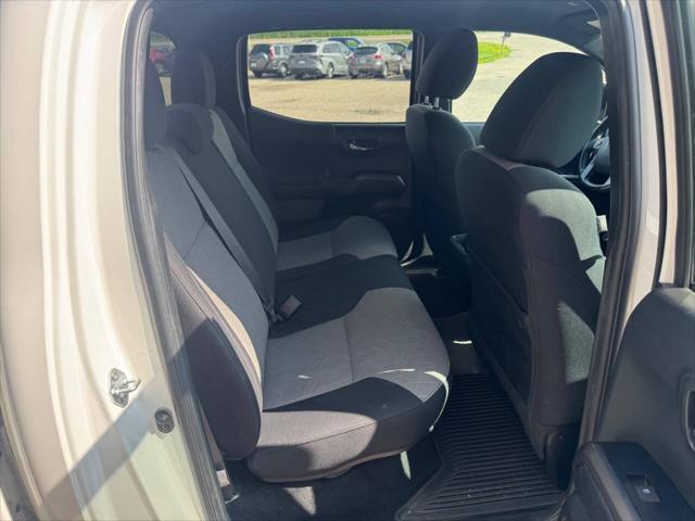 Photo of 2022 White Toyota Tacoma