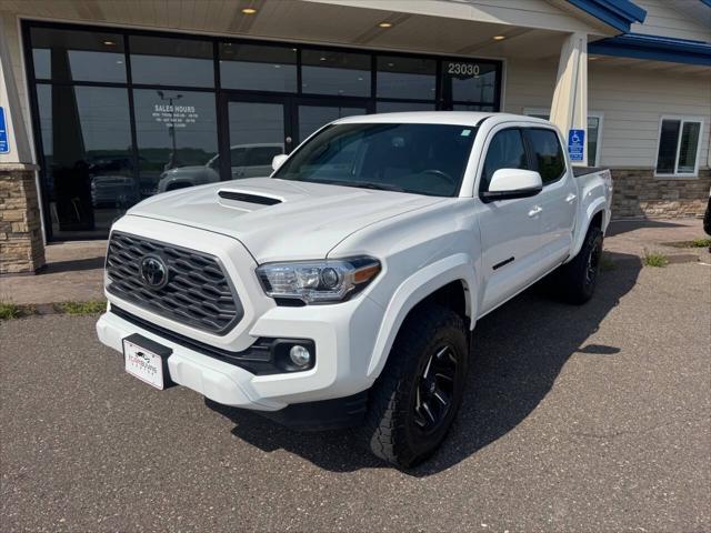 Photo of 2022 White Toyota Tacoma