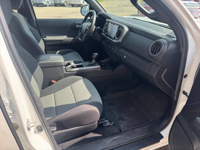 Photo of 2022 White Toyota Tacoma