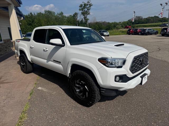 Photo of 2022 White Toyota Tacoma