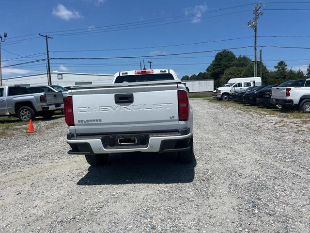 Photo of 2022 Summit White Chevrolet Colorado