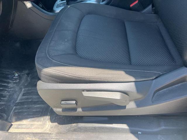 Photo of 2022 Summit White Chevrolet Colorado