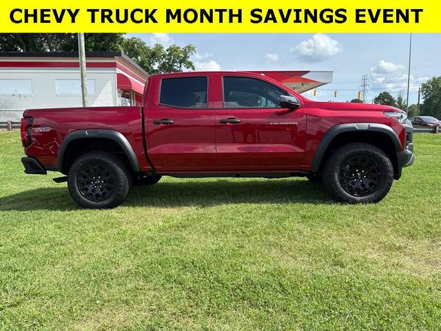 Photo of 2025 Radiant Red Chevrolet Colorado
