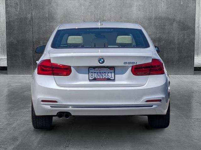 Photo of 2018 Alpine White BMW 330
