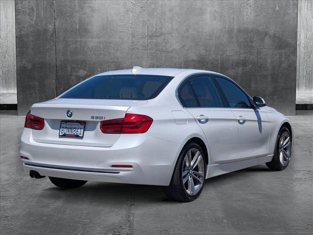 Photo of 2018 Alpine White BMW 330