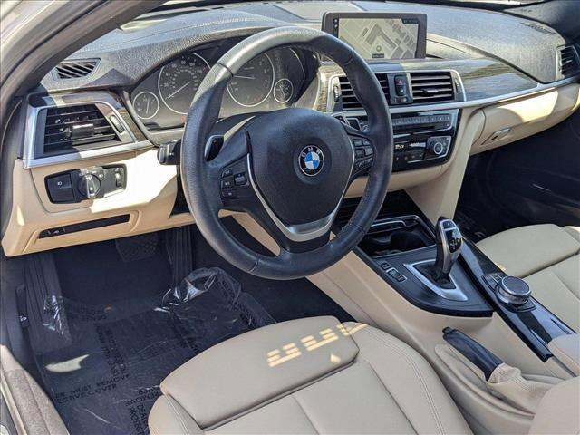 Photo of 2018 Alpine White BMW 330