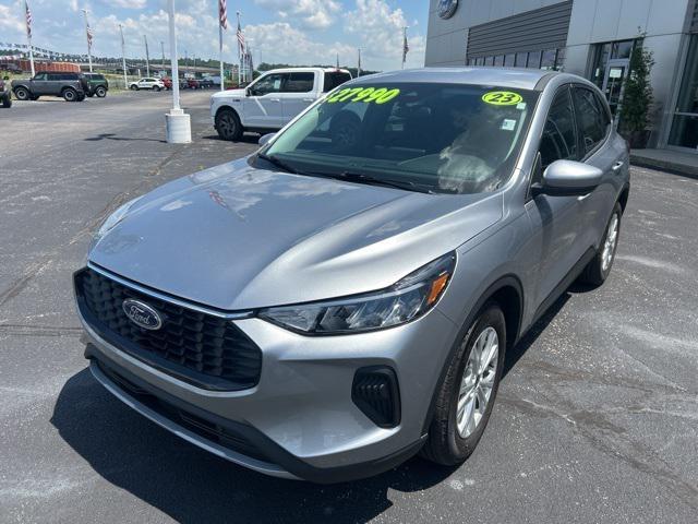 Photo of 2023 Iconic Silver Metallic Ford Escape